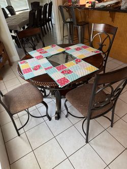 Dining room table