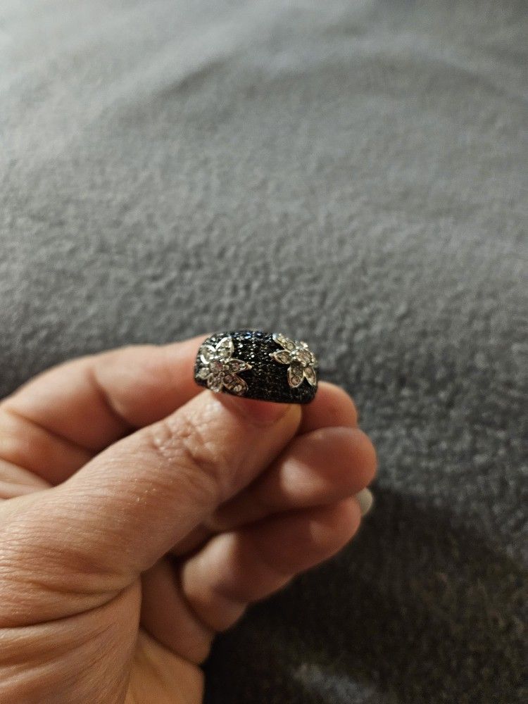 Black Foral Ring