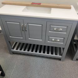 42 Inch Wood Vanity With Quartz Top