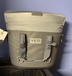 Yeti Hopper M30 Tote Bag Charcoal Soft Shell Cooler NWT