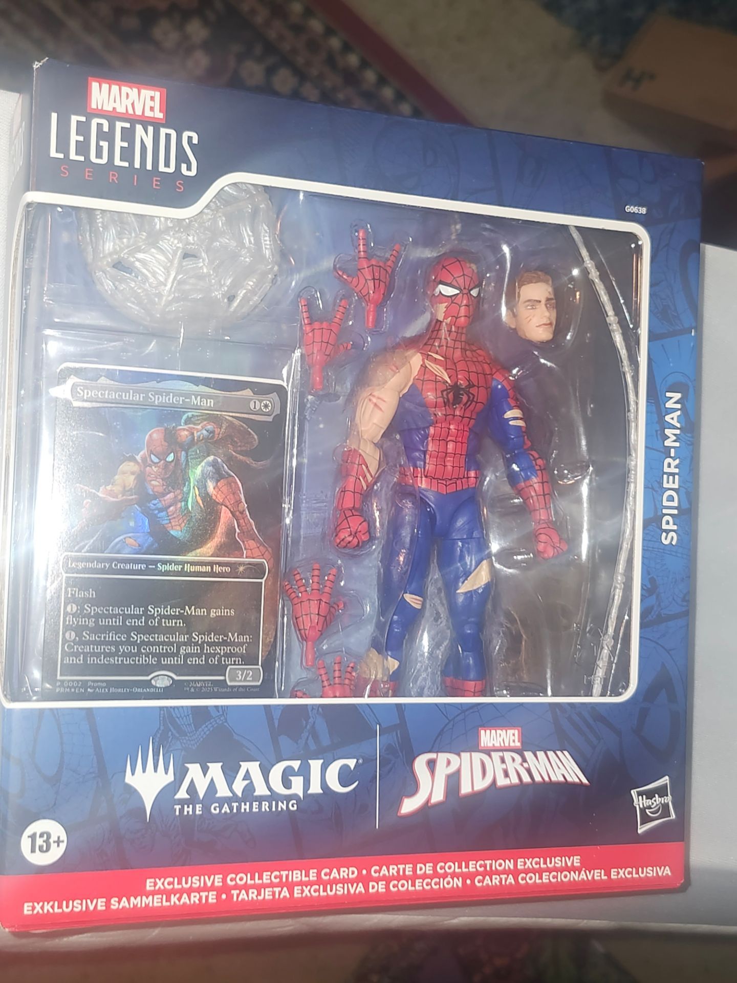 Build Battle Magic HASBRO Marvel Legends Magic The Gathering Spider-Man Battle-Damaged ...