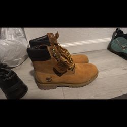 Never Worn Size 9M Timberlands