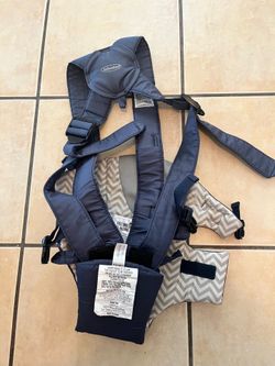 Infantino baby carrier