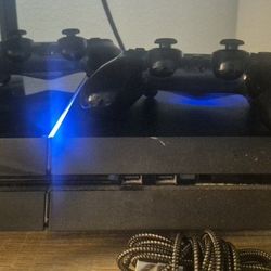 PS4  15 Games 2 Wireless Controllers