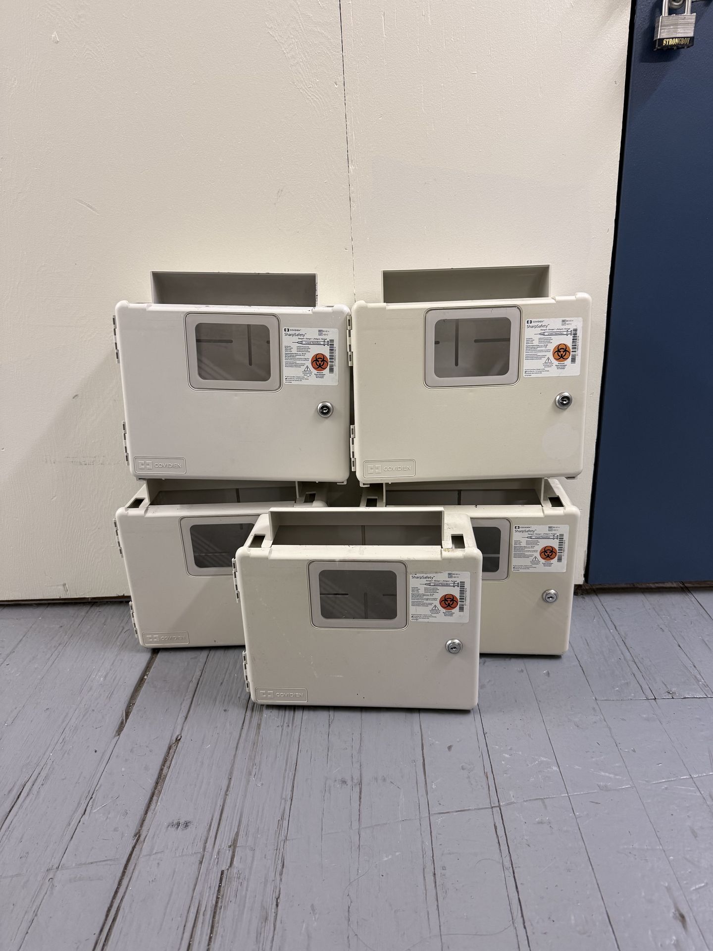 Sharps container