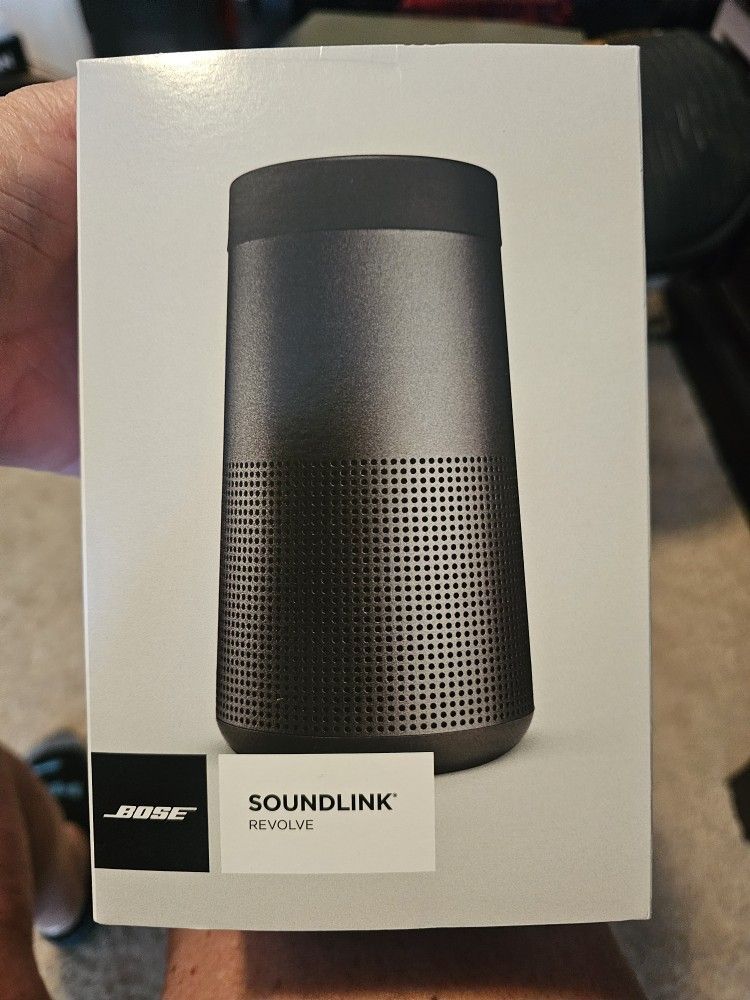 NEW BOSE Soundlink Revolve