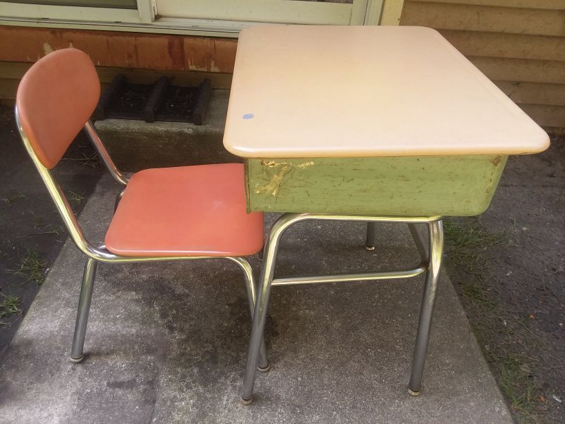 VINTAGE MELSUR CHILDRENS CHAIR AND CHROME MID CENTURY SCHOOL DESK