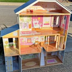 Kids Kraft Majestic Mansion Dollhouse $75.00