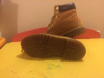 Size 5-5.5 boys Boots Timberlands