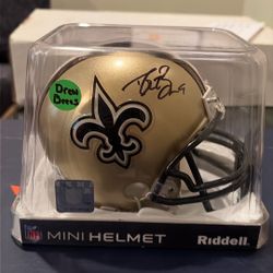 HOF DREW BREES AUTO SIGNED ON NEW ORLEANS SAINTS RIDDELL MINI HELMET BECKETT COA 