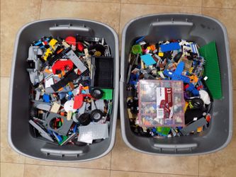 Large Lot of Mixed LEGO Pieces and Parts 40lbs+ Minifigures