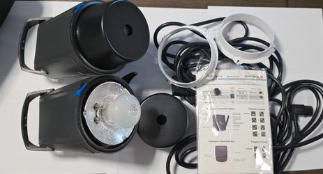 Elinchrom D-Lite 4 IT Studio Lighting Kit - 2x 400Ws Strobes Cases No Stands