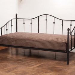Twin Size Black Metal Space Saving Daybed Sofa - New