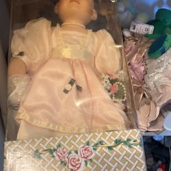 Collectors Dolls Fine Porcelan