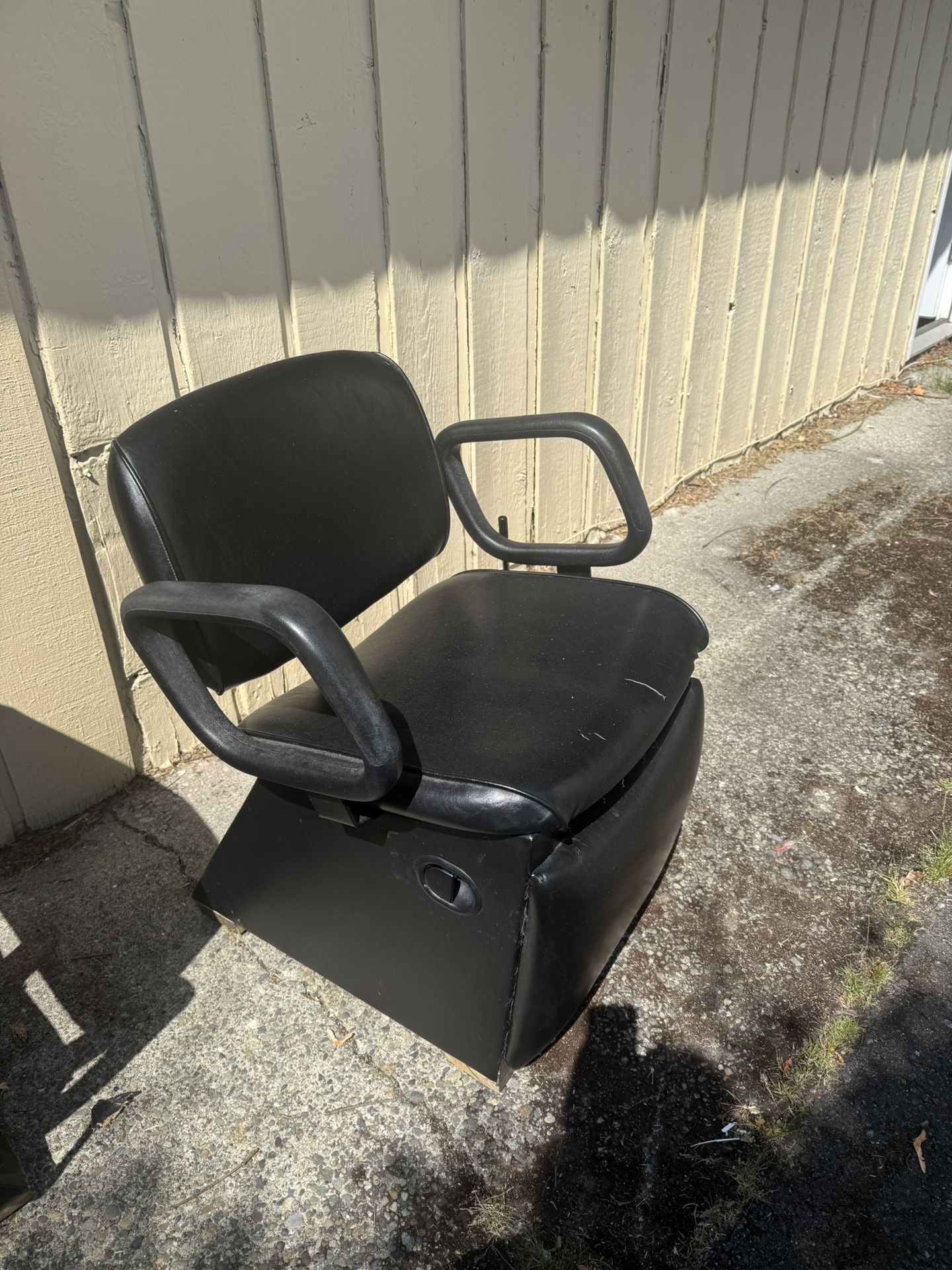 Free Salon Shampoo Chairs