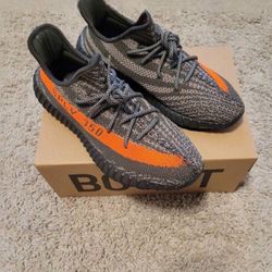 Yeezy 350 V2 Carbon Beluga Size 9.5