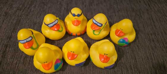 Set of 8 Beach Theme Rubber Ducks