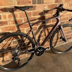 🚴 Giant Contend Road Bike – Lightweight Aluminum, Shimano Gears – Ready to Ride!
