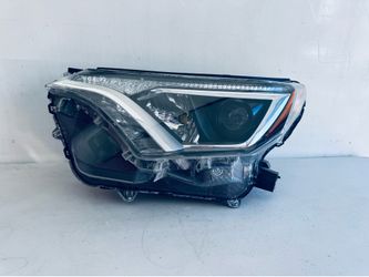2016-2018 TOYOTA RAV4 HEADLIGHT RIGHT HALOGEN OEM (749)