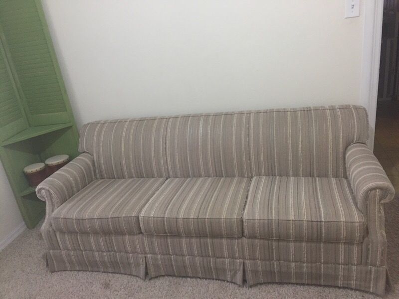 Lazy boy sleeper sofa QUEEN for Sale in Tampa, FL OfferUp