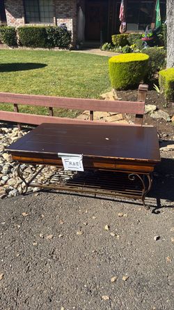 Free coffee table with storage drawer