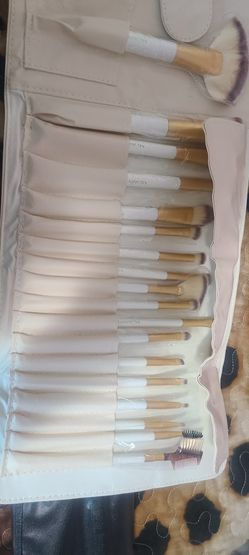 Merrynice Brush