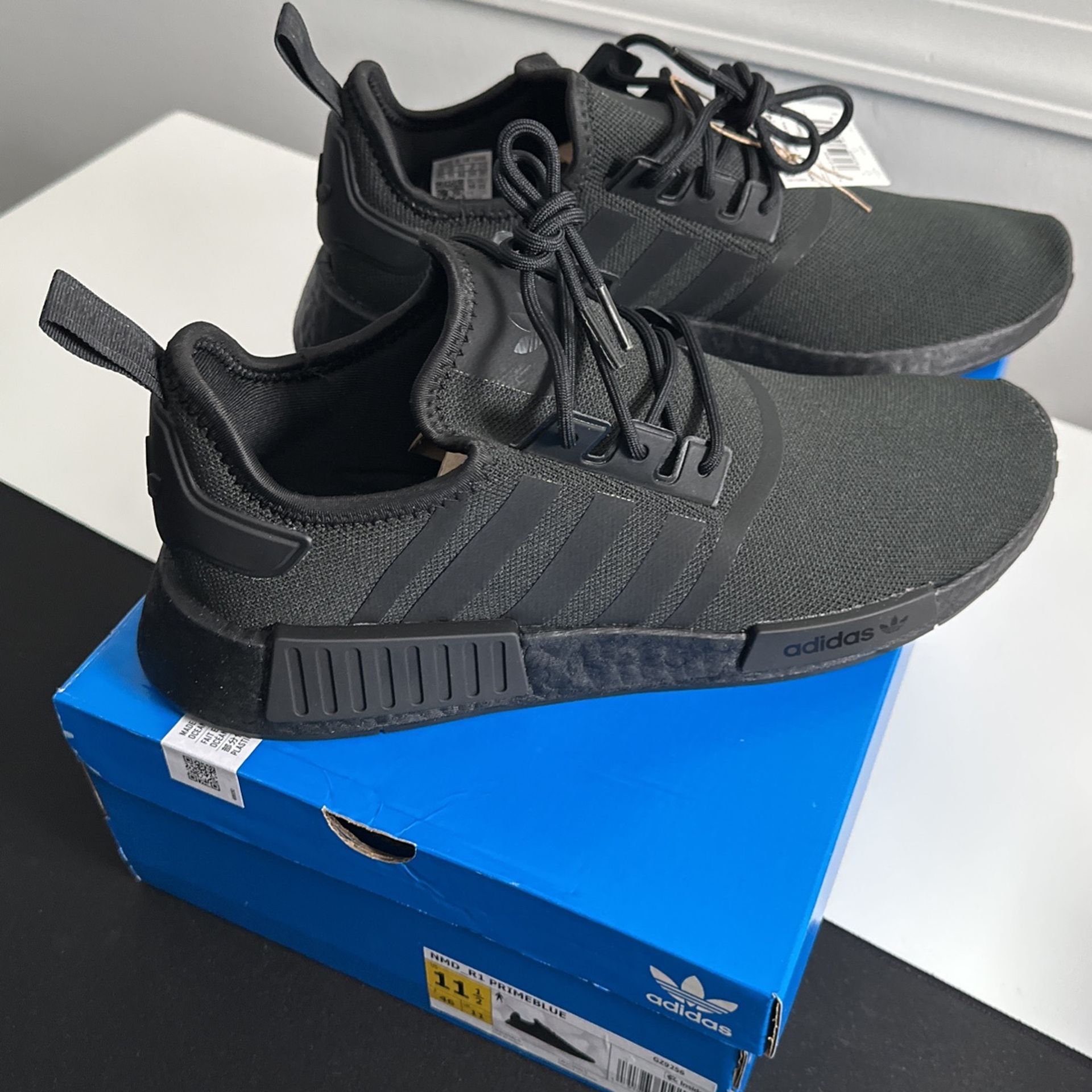 adidas gazelle silver green womens Men's Primeblue NMD R1