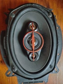 2 pioneer speakers