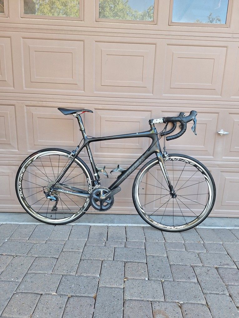 TREK MADONE 5.2 FULL CARBON ( FRAME/ WHEELS/ POST SEAT) 56 CM ROAD BIKE 700 C WHEELS 