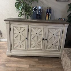 Kitchen/ Dinning Room Server 