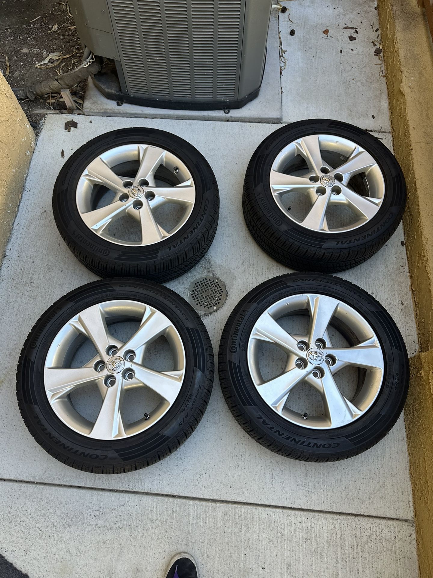 16x6.5in 5x100 toyota wheels