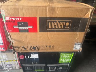 Weber Spirit SB-E-425 4-Burner Propane Gas Grill in Black with Powerful Boost Burners box damaged New