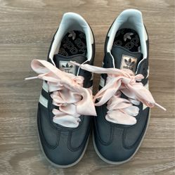 Women’s Adidas Size 6