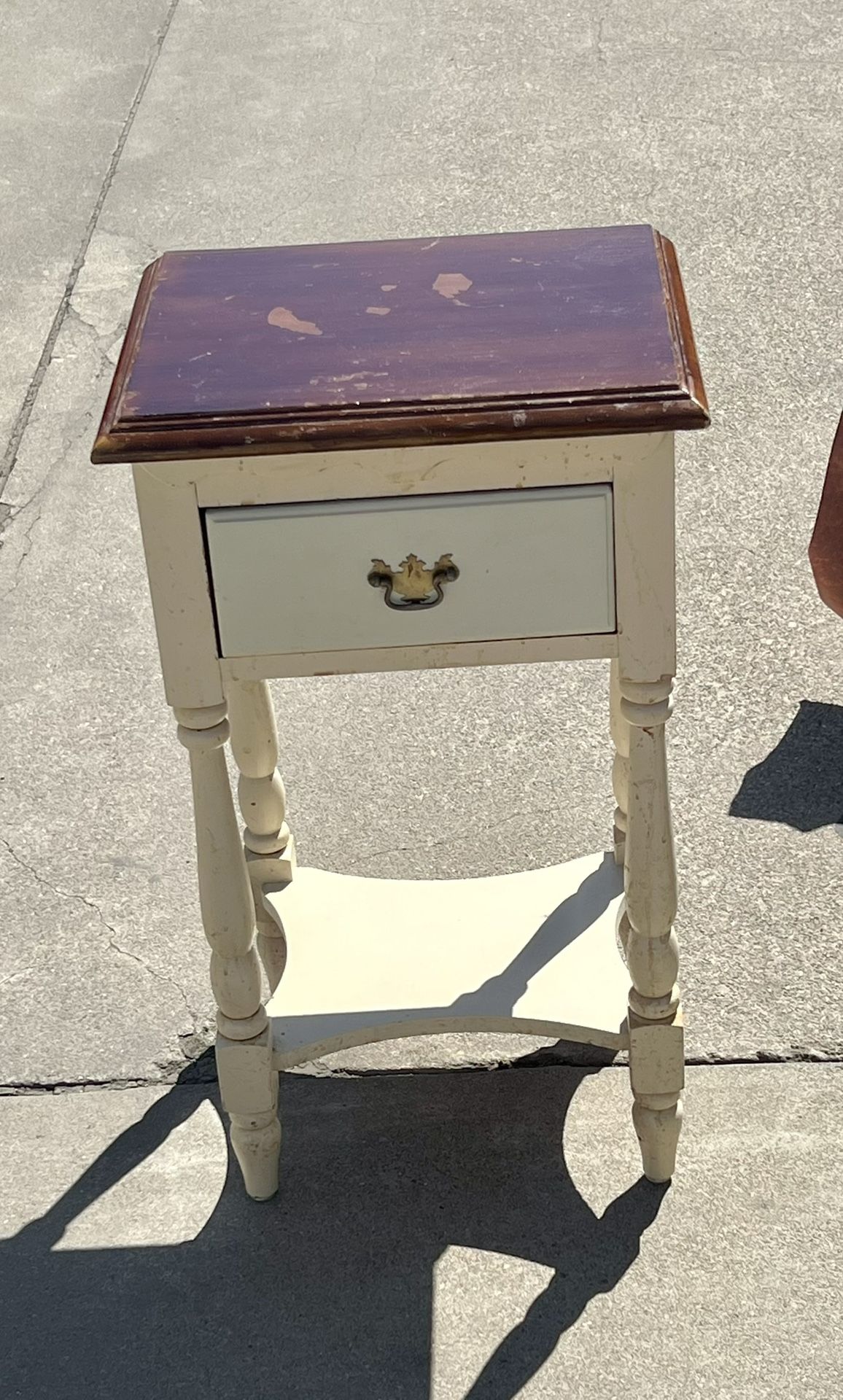BEDSIDE TABLE