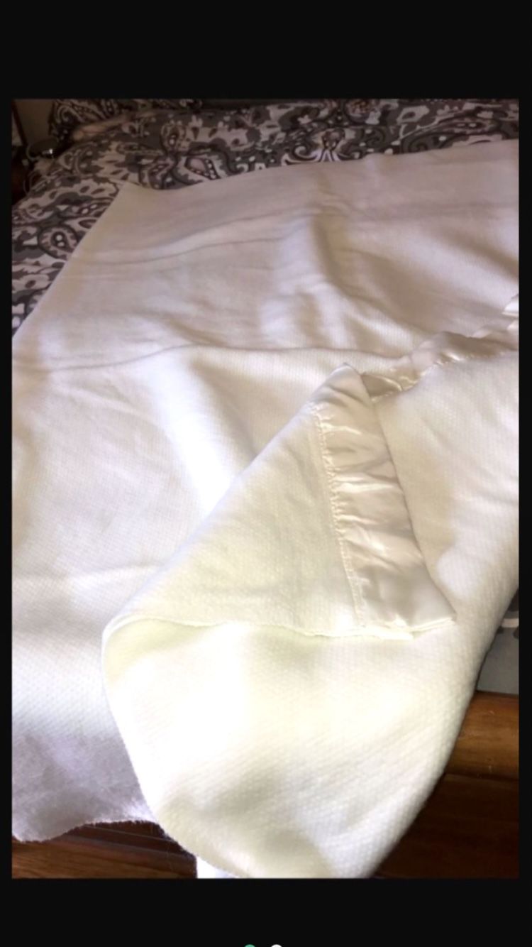 NEW T/F Cream Blanket Satin Edge