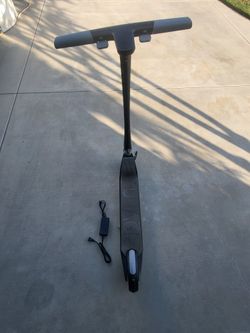 Unagi Scooter Model One Matte Black / E500 Dual Motor (USED)