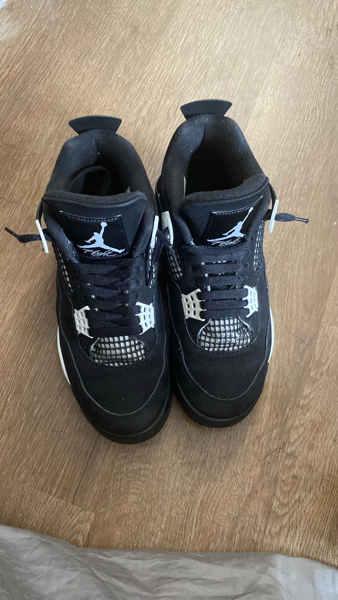 Jordan 4 White Thunder