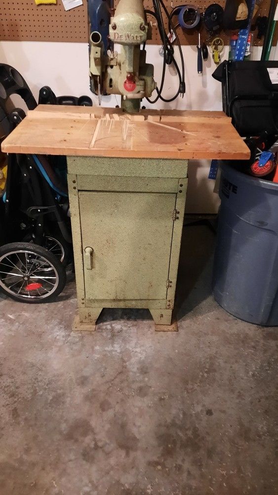 1950's Dewalt Saw W/Stand WORKS GREAT!!! (WILL DELIVER)