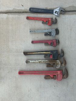 Pipe wrenches