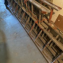 Ladders Roofers Pay Attention  