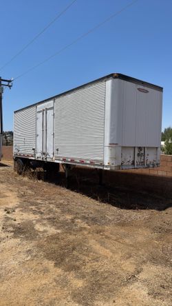 30’ Box trailer