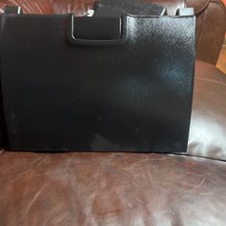 lower passenger glove box