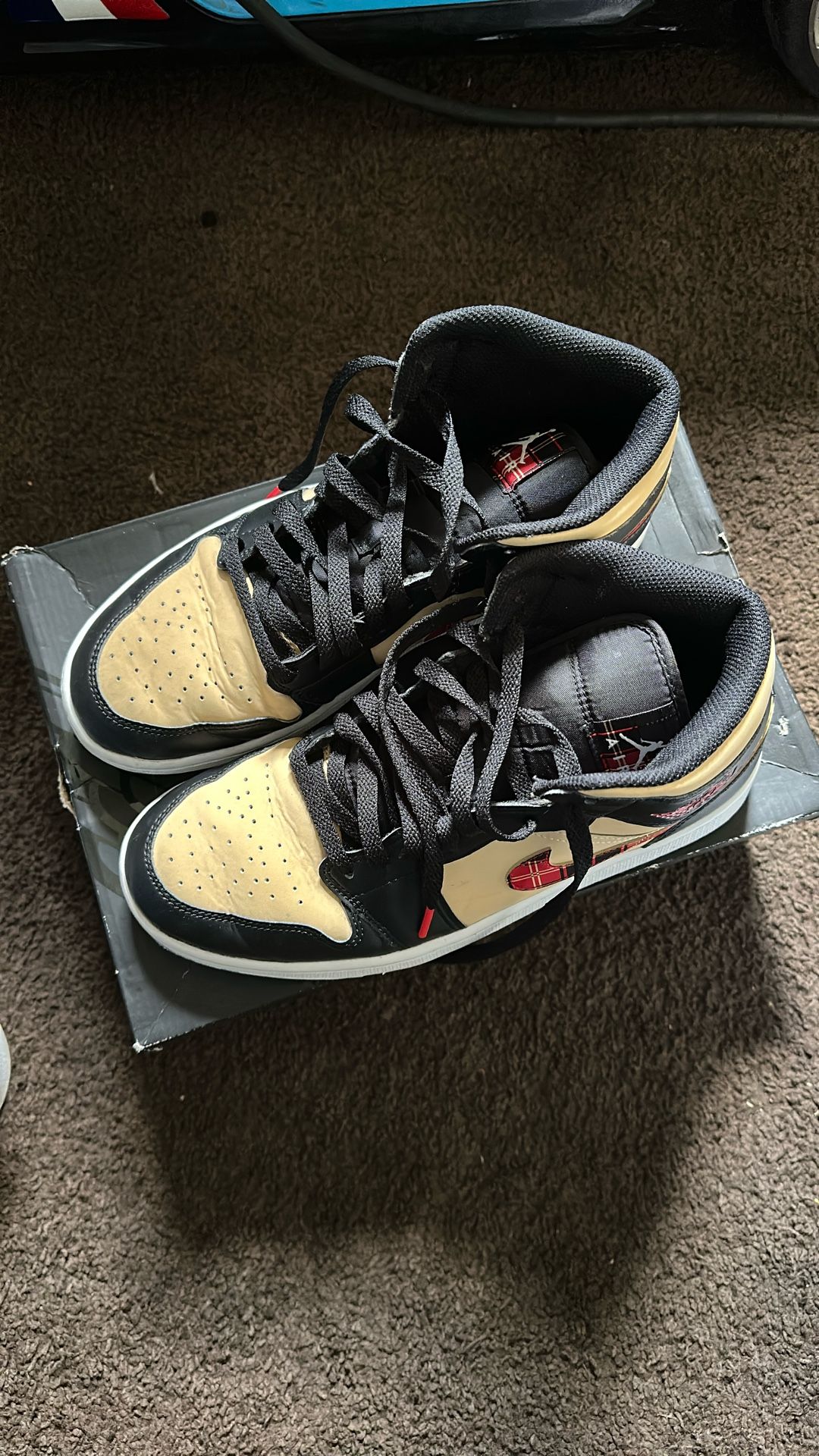Jordan 1 MID SE