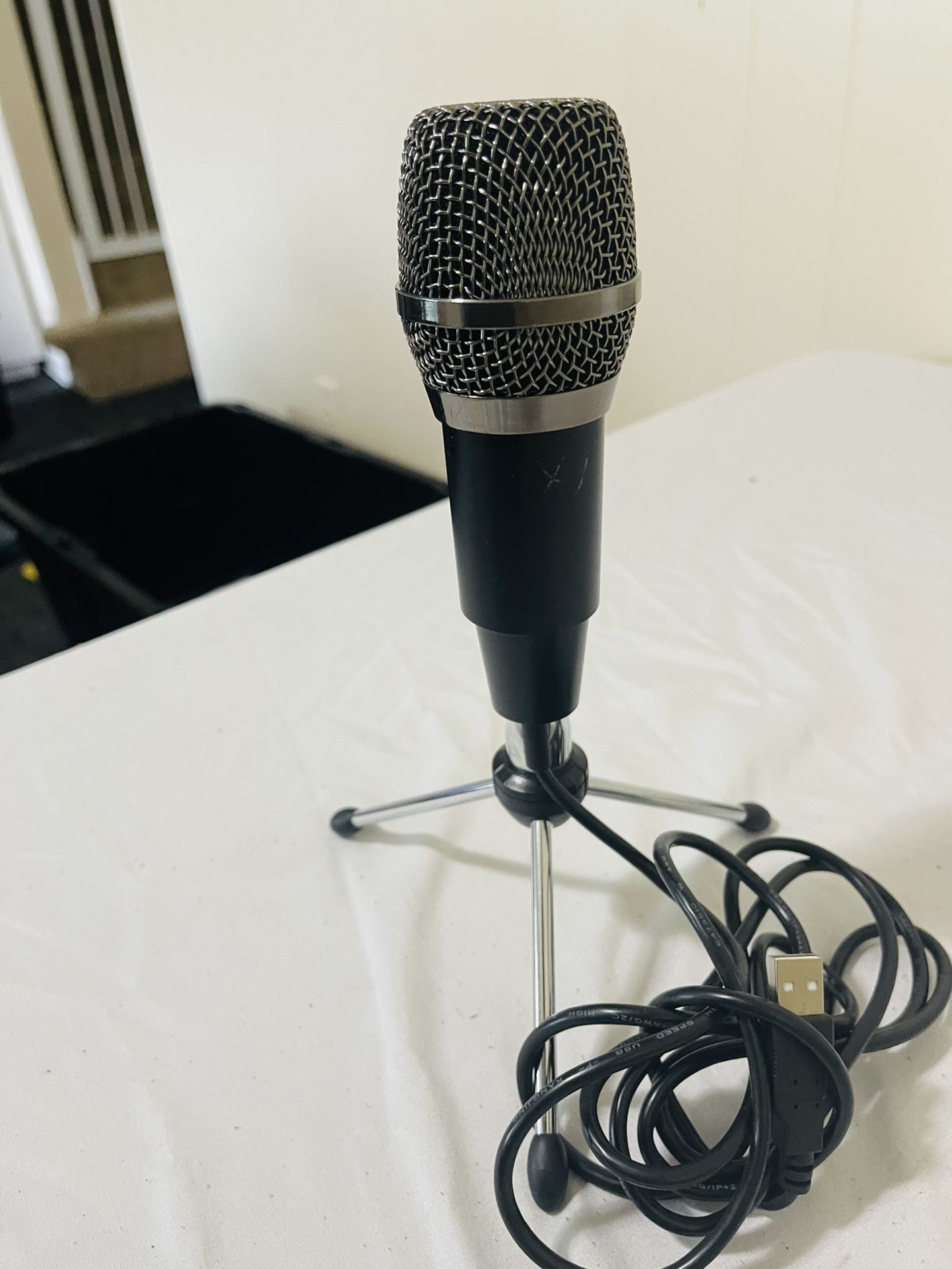 Microphone