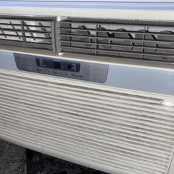 AC/Heater Combo 8000 BTU Super Cold 🥶!!!