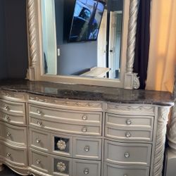 King Size Canopy Bedroom Set