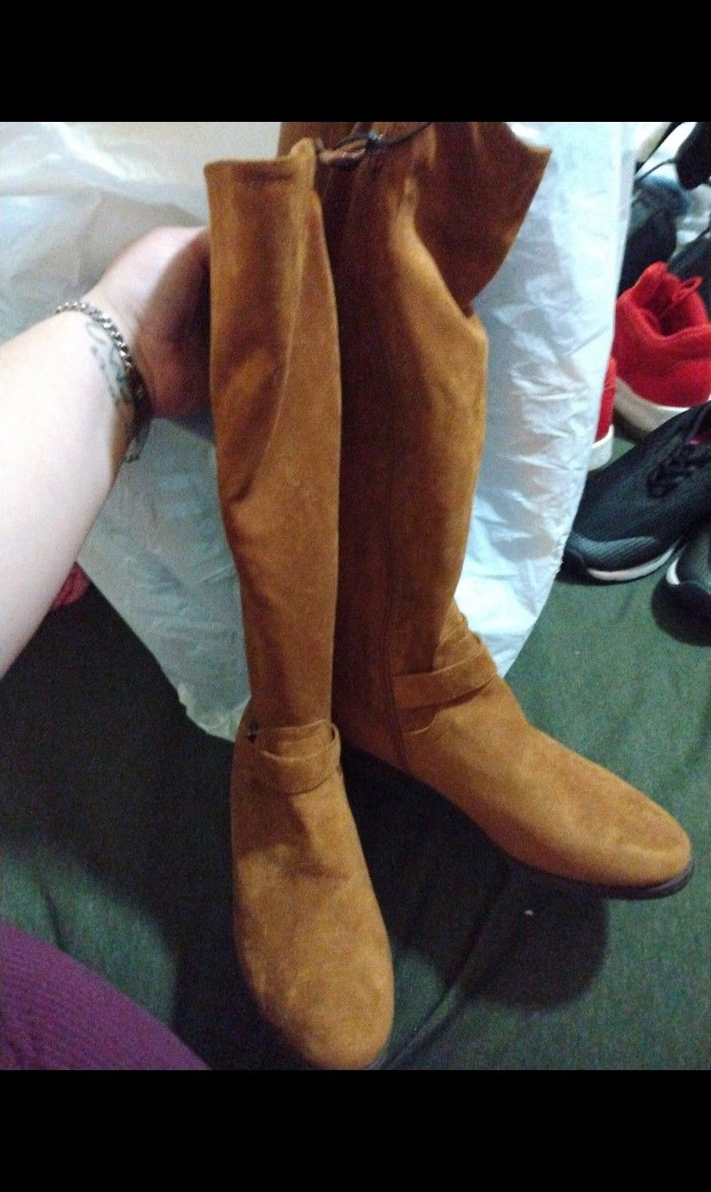 New Size 6 Girls Boots (8-8.5 in Women's)