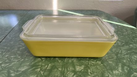 Yellow Pyrex Refrigerator Dish With Ribbed Lid