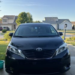 2017 Toyota Sienna 