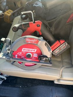 Milwaukee Sircular saw used one time